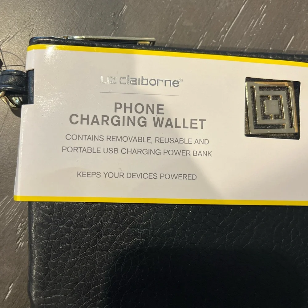 Liz Claiborne Phone Charging Wallet Black Pebble Wristlet iPhone Android NWT